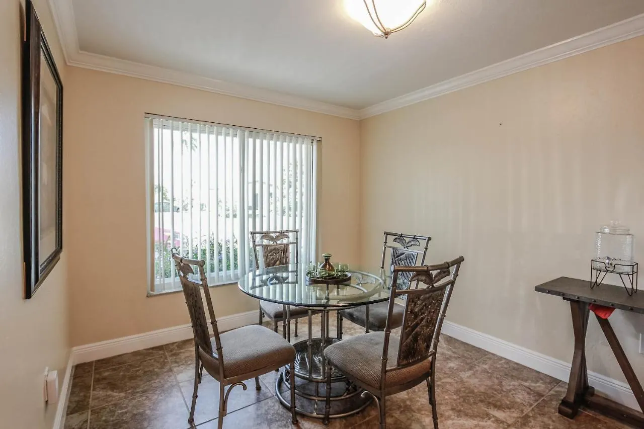 Gulf Access #a 3 Bedroom W/ Heated Pool Cape Coral