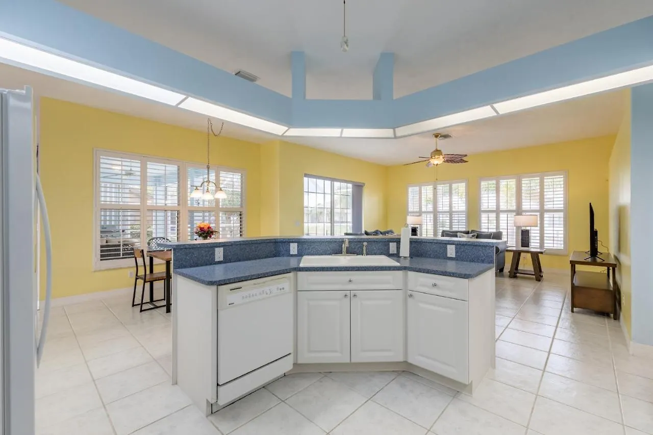 Butler's Winter Retreat Holiday home Cape Coral