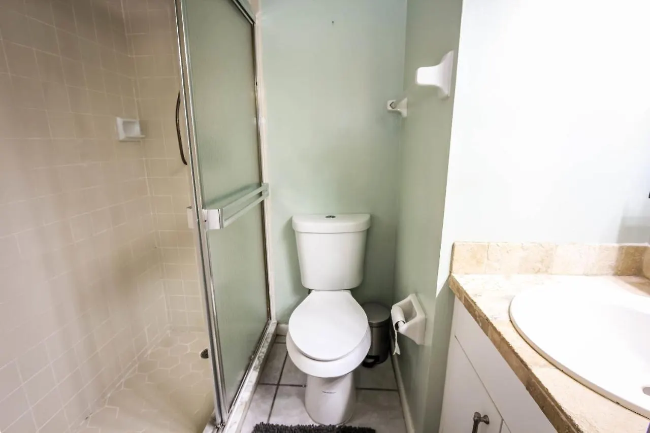 Gulf Access #c 2-bedroom W/ Heated Pool * Cape Coral