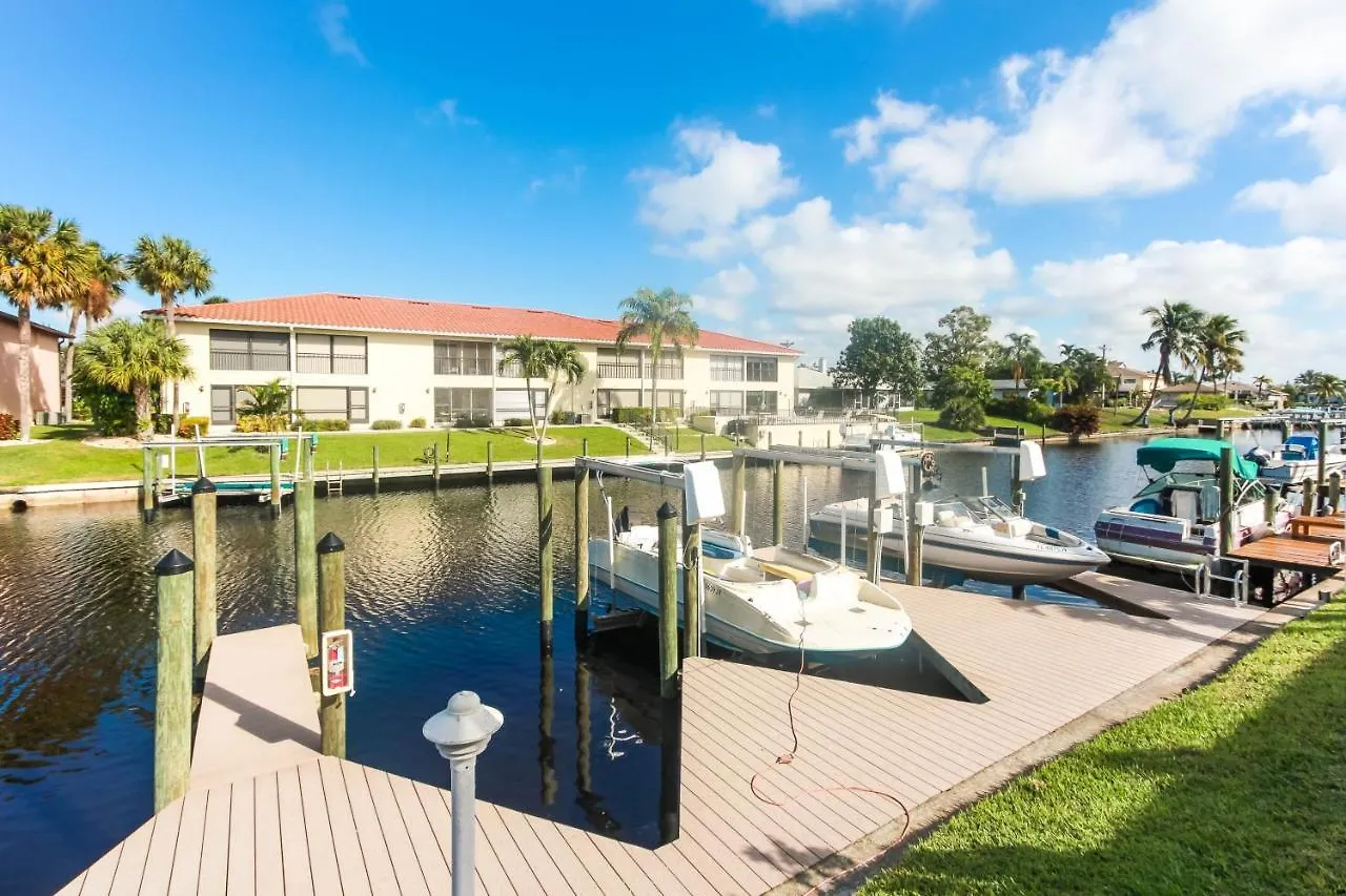 Gulf Access #c 2-bedroom W/ Heated Pool Holiday home