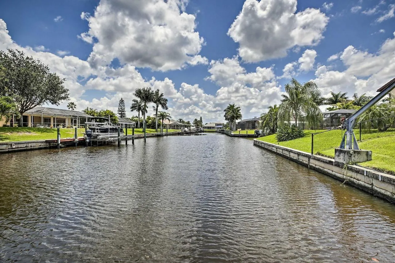 Canal-front Oasis With Dock And Kayaks In Cape Coral! Holiday home Cape Coral