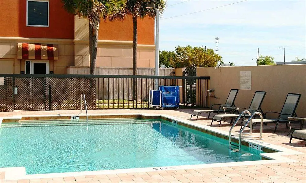 Hotell Hampton & / Myers