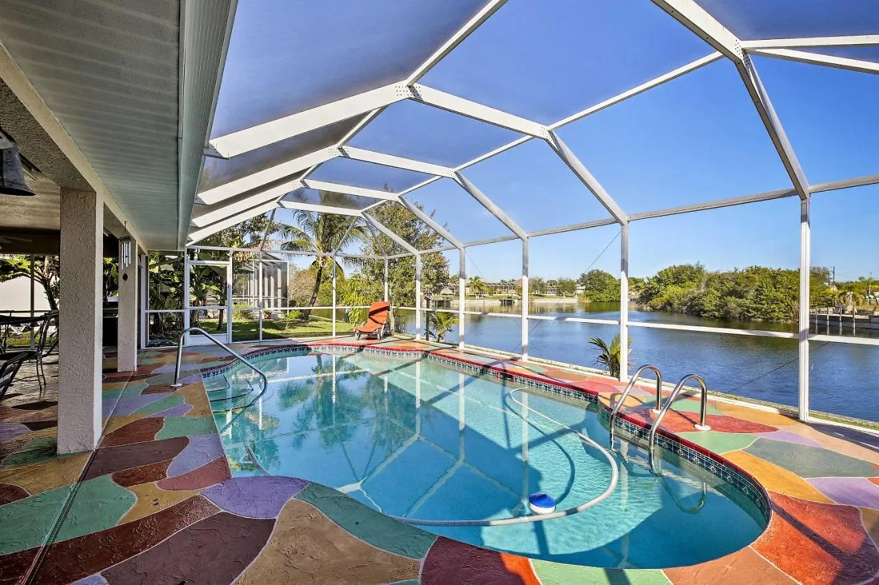 Canal-view With Lanai In Cape Coral! Cape Coral