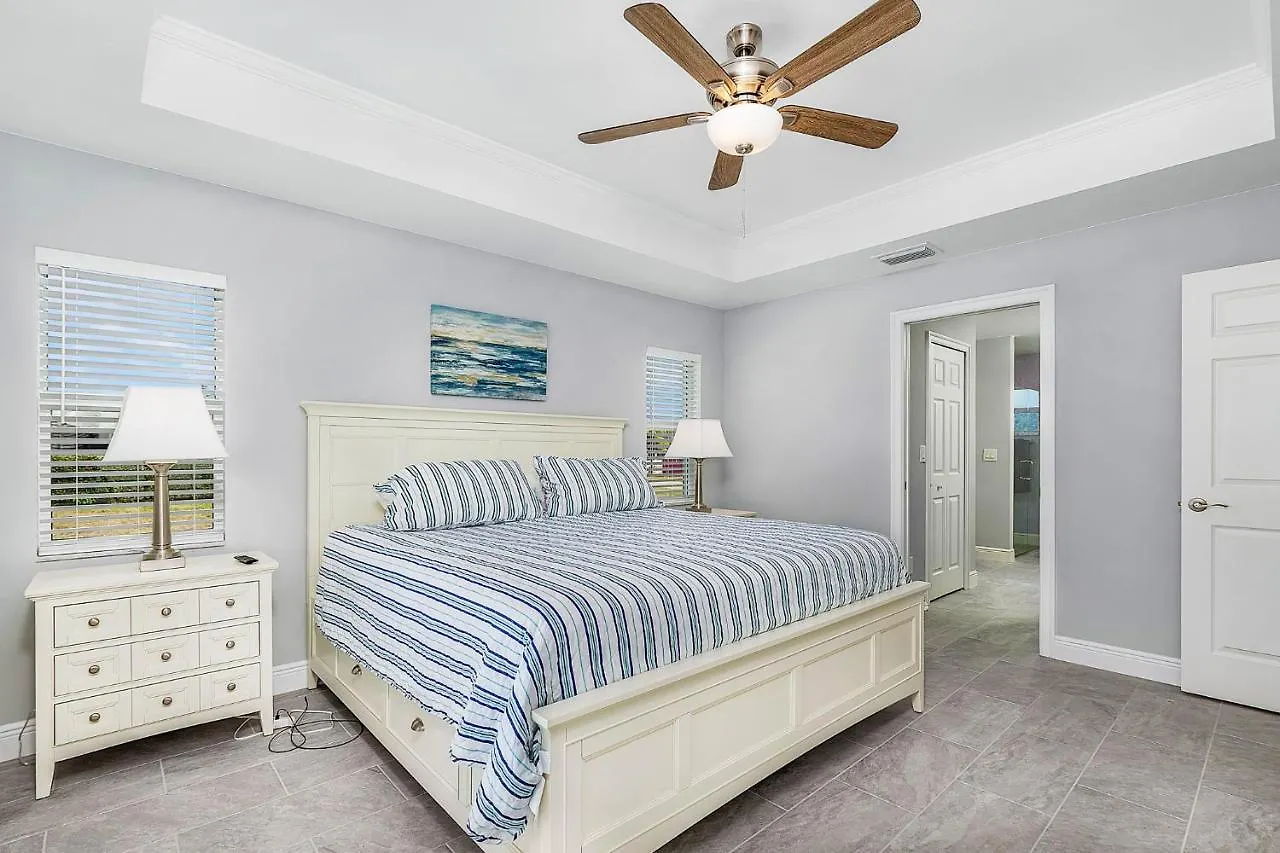 Newly Built With Heated Pool, Close To Many Amenities - Sandle *