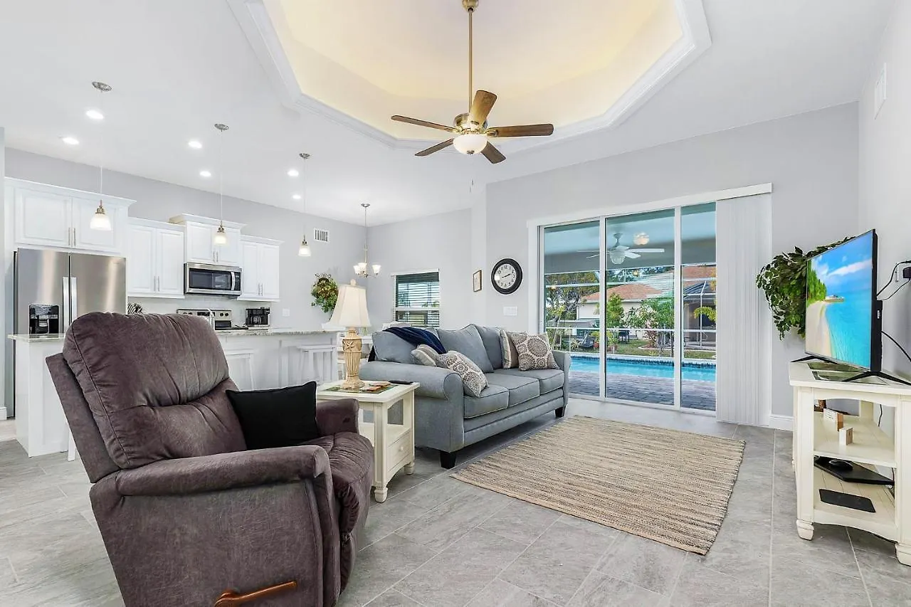Newly Built With Heated Pool, Close To Many Amenities - Sandle Holiday home Cape Coral