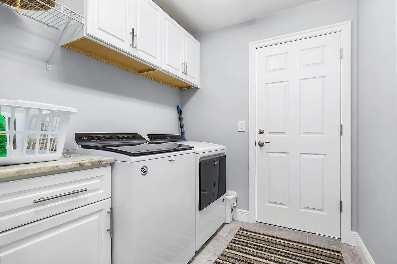 Newly Built With Heated Pool, Close To Many Amenities - Sandle Cape Coral