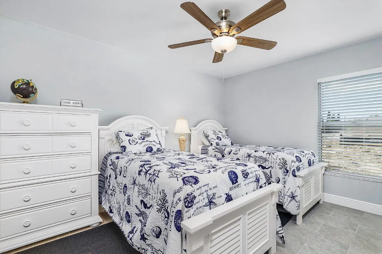 Newly Built With Heated Pool, Close To Many Amenities - Sandle *