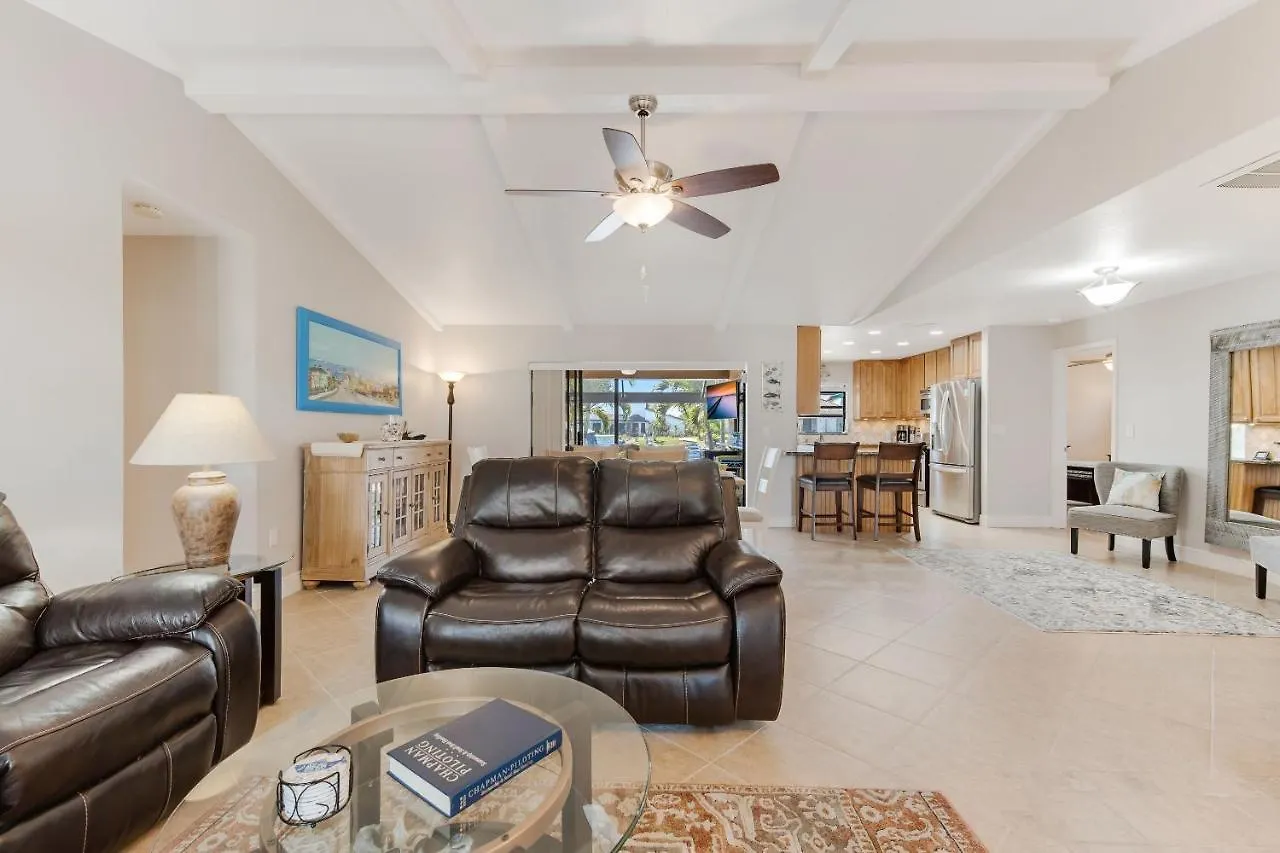 Stunning Outdoor Oasis With Heated Pool, Kayaks & - Cape Sea Esta - Roelens Vacations Cape Coral