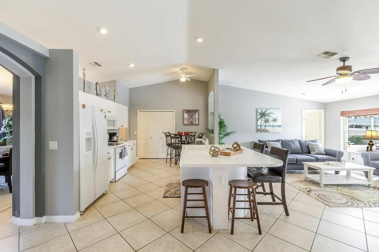 Southern Exposure - Palms - Roelens Vacations * Cape Coral
