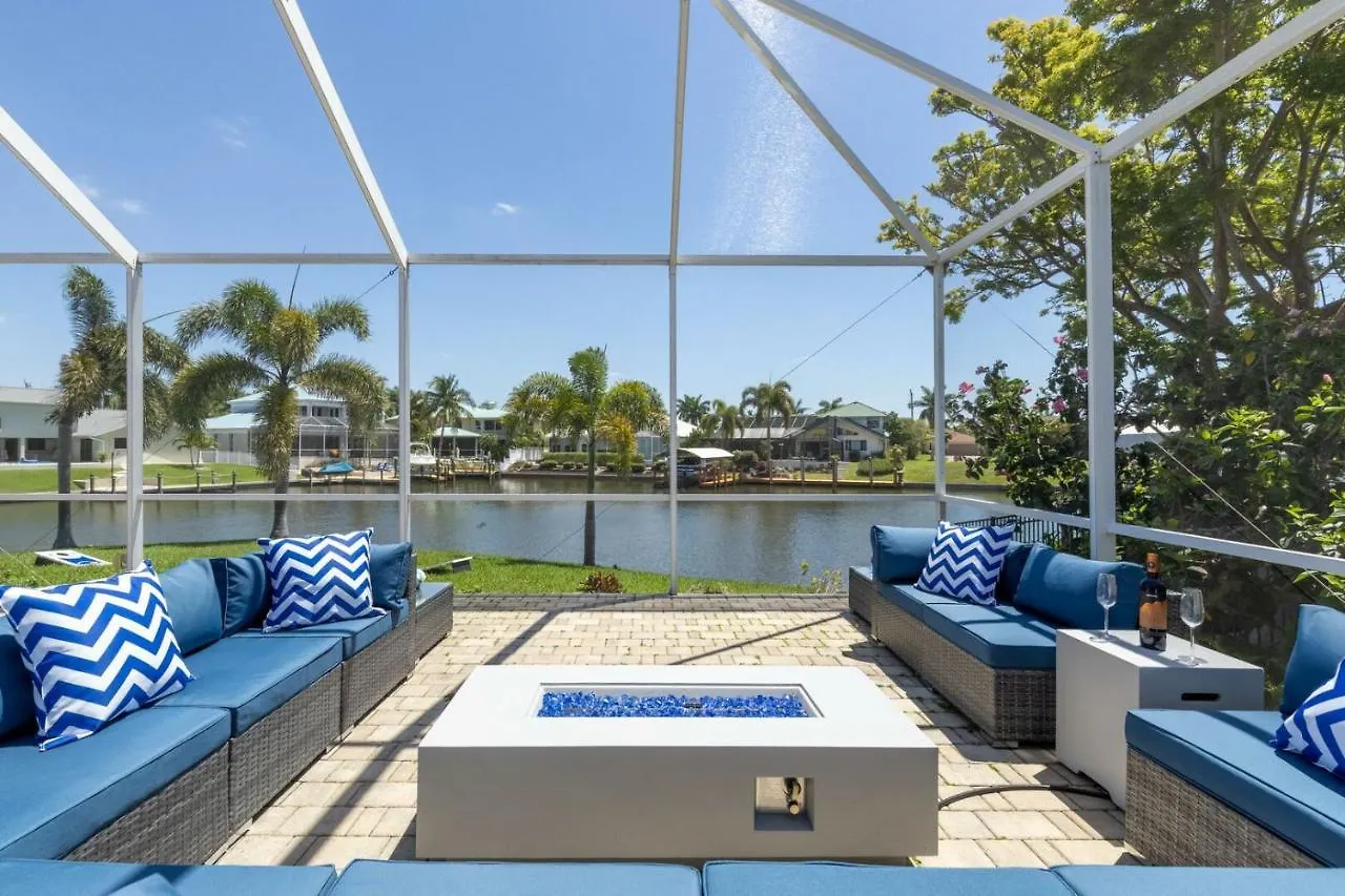 Whispering Palms - - Roelens Vacations Holiday home
