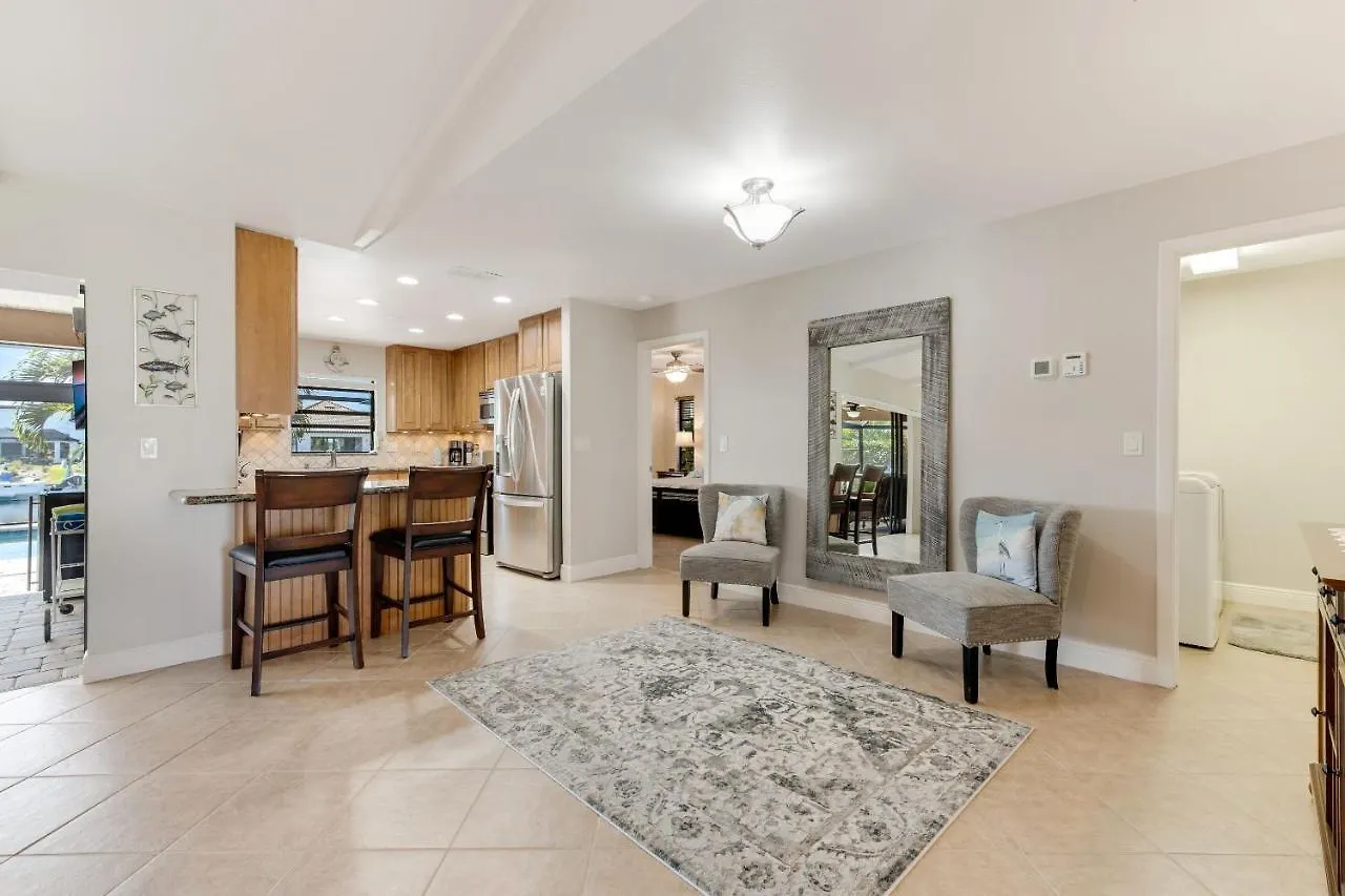 Stunning Outdoor Oasis With Heated Pool, Kayaks & - Cape Sea Esta - Roelens Vacations Cape Coral