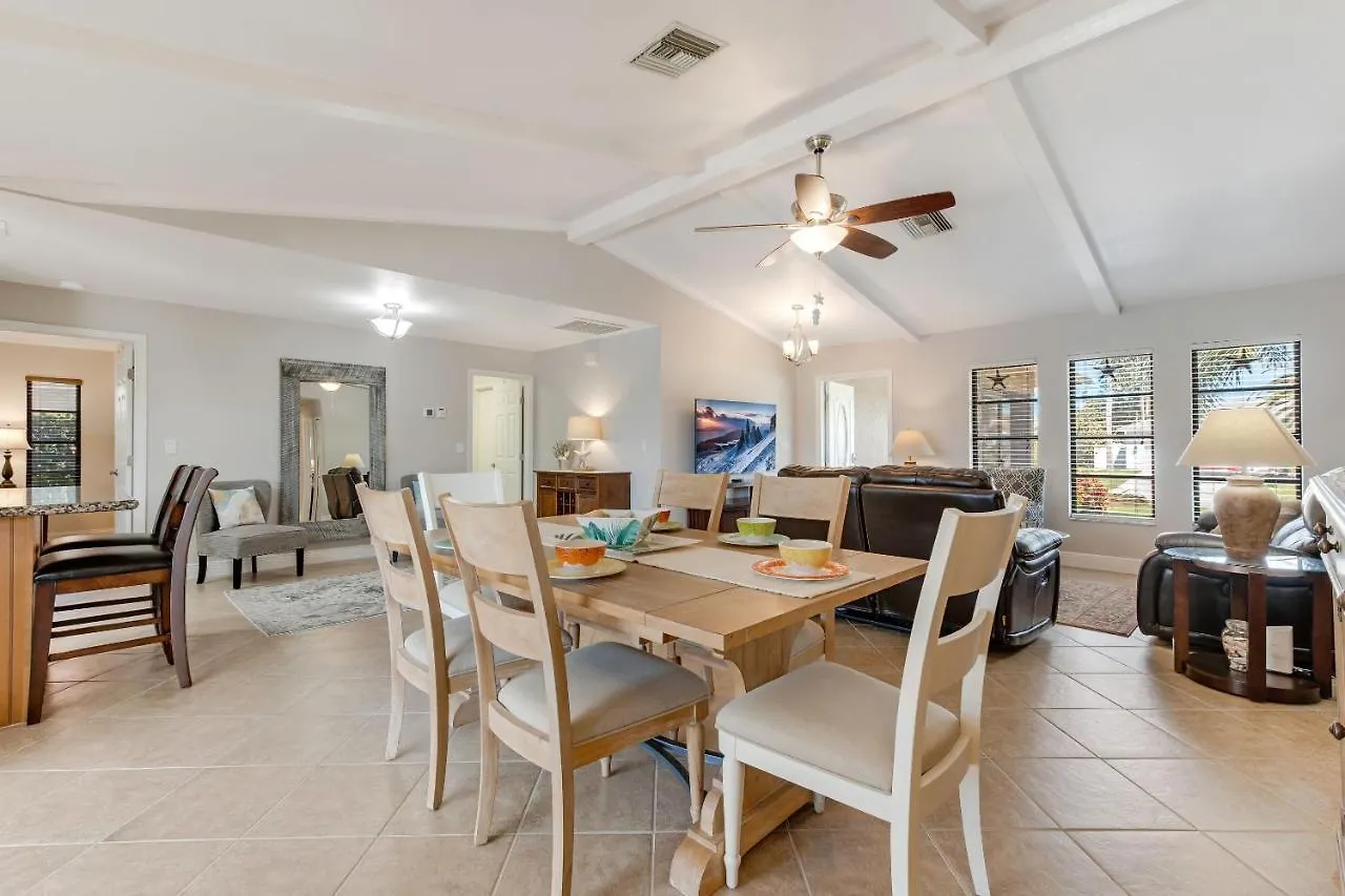 Holiday home Stunning Outdoor Oasis With Heated Pool, Kayaks & - Cape Sea Esta - Roelens Vacations Cape Coral