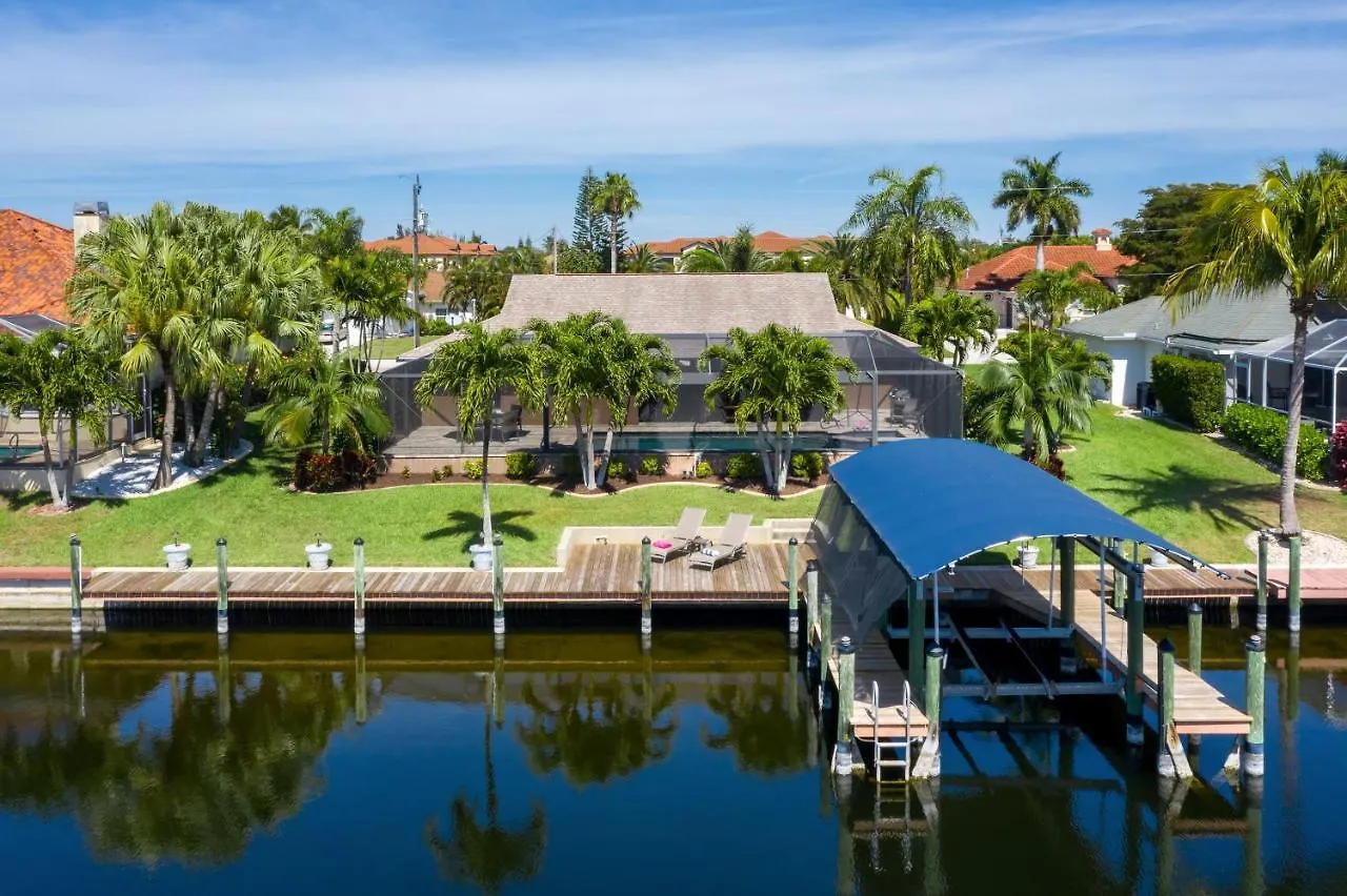 Stunning Outdoor Oasis With Heated Pool, Kayaks & - Cape Sea Esta - Roelens Vacations Holiday home Cape Coral