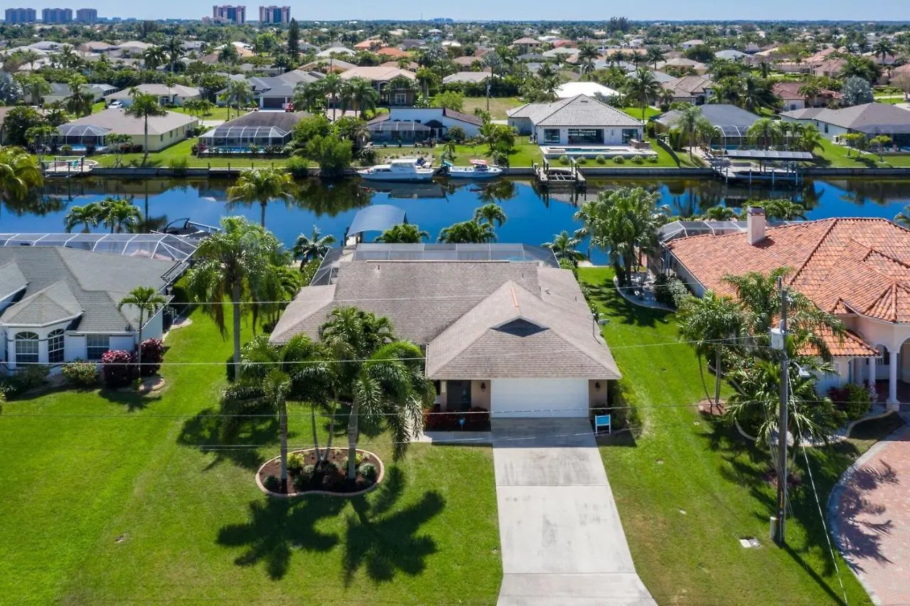 Holiday home Stunning Outdoor Oasis With Heated Pool, Kayaks & - Cape Sea Esta - Roelens Vacations