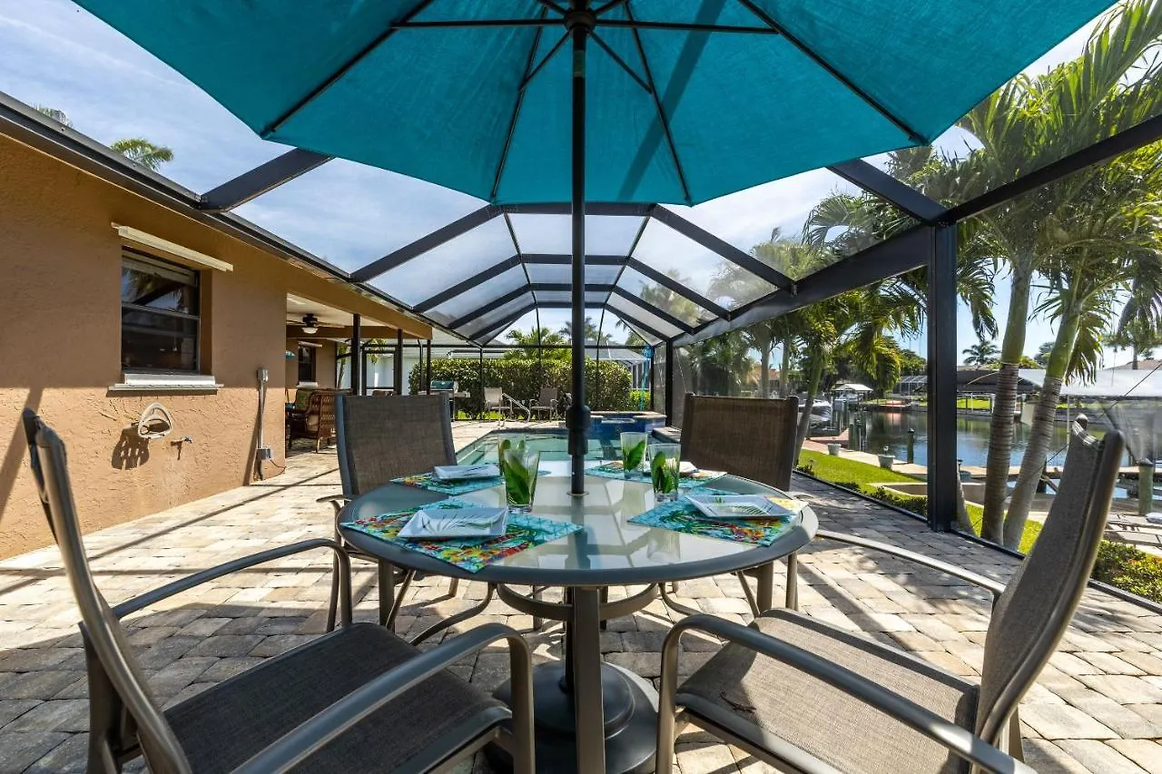 Stunning Outdoor Oasis With Heated Pool, Kayaks & - Cape Sea Esta - Roelens Vacations * Cape Coral