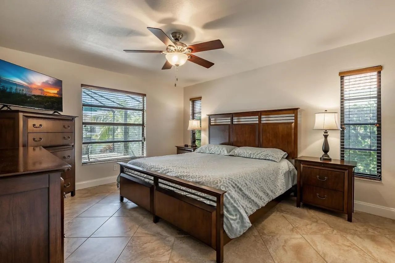 Holiday home Stunning Outdoor Oasis With Heated Pool, Kayaks & - Cape Sea Esta - Roelens Vacations Cape Coral