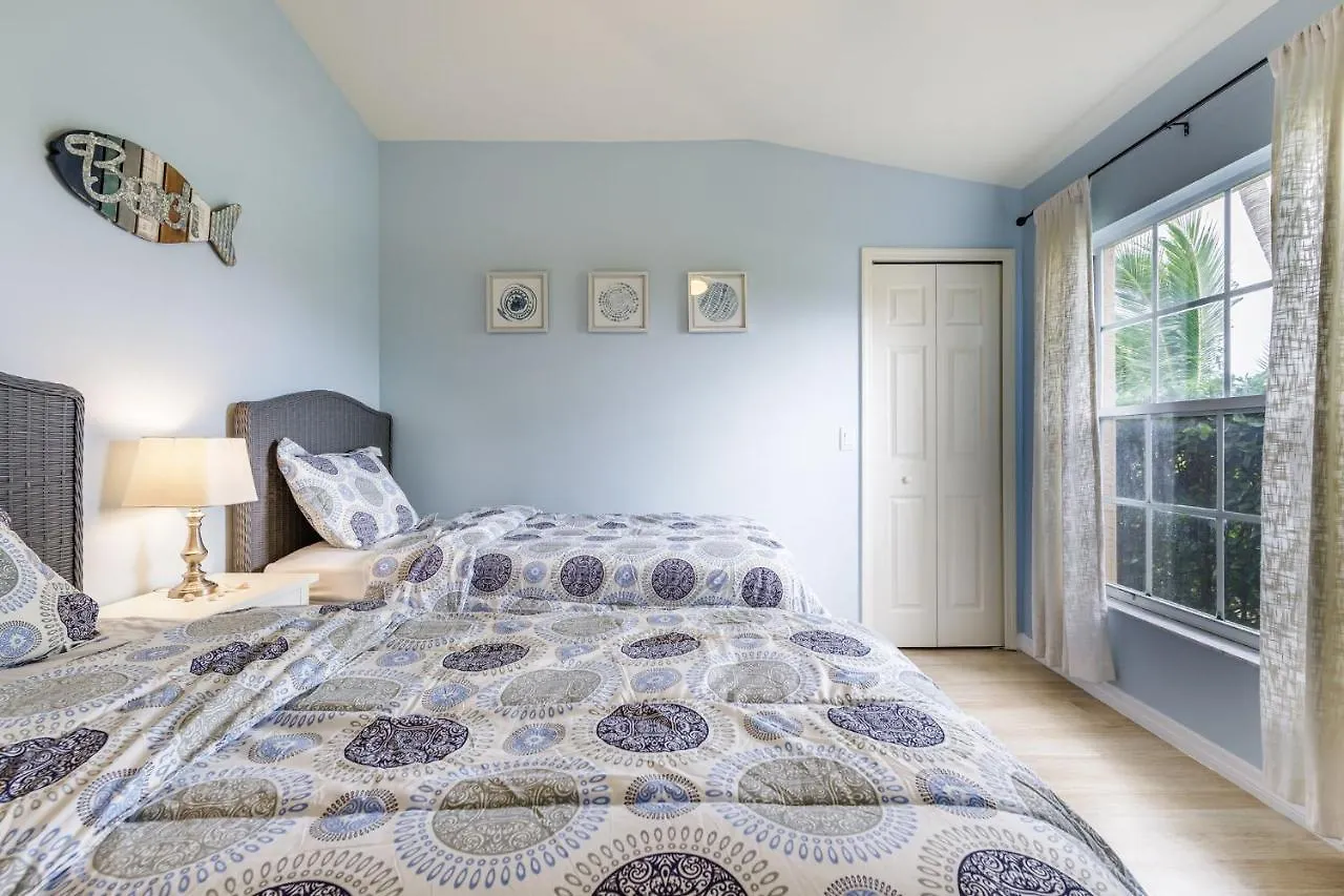 Southern Exposure - Palms - Roelens Vacations Cape Coral