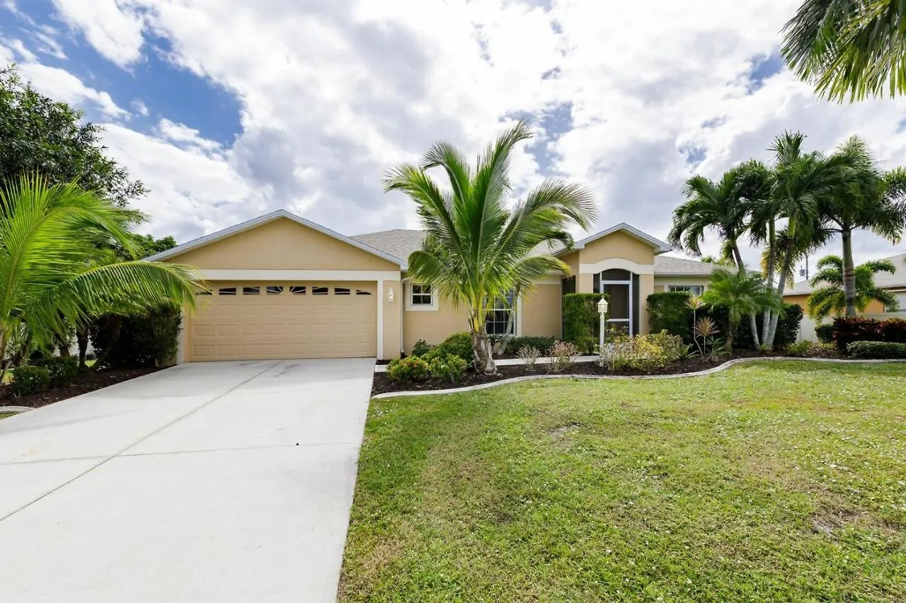 Southern Exposure - Palms - Roelens Vacations Holiday home Cape Coral