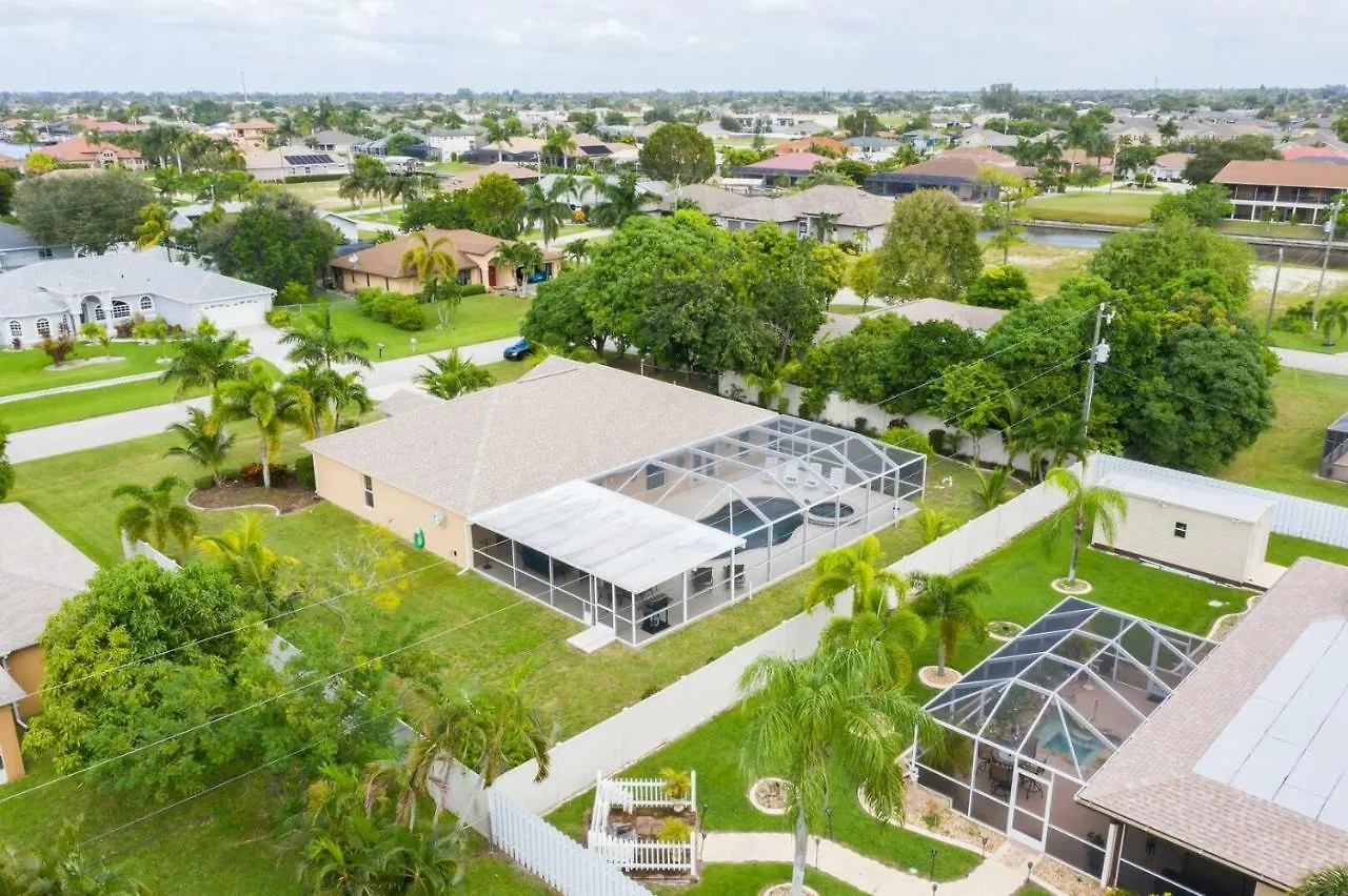 Southern Exposure - Palms - Roelens Vacations * Cape Coral