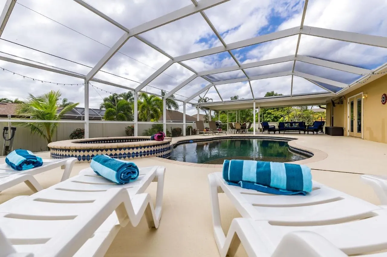 Southern Exposure - Palms - Roelens Vacations Holiday home Cape Coral