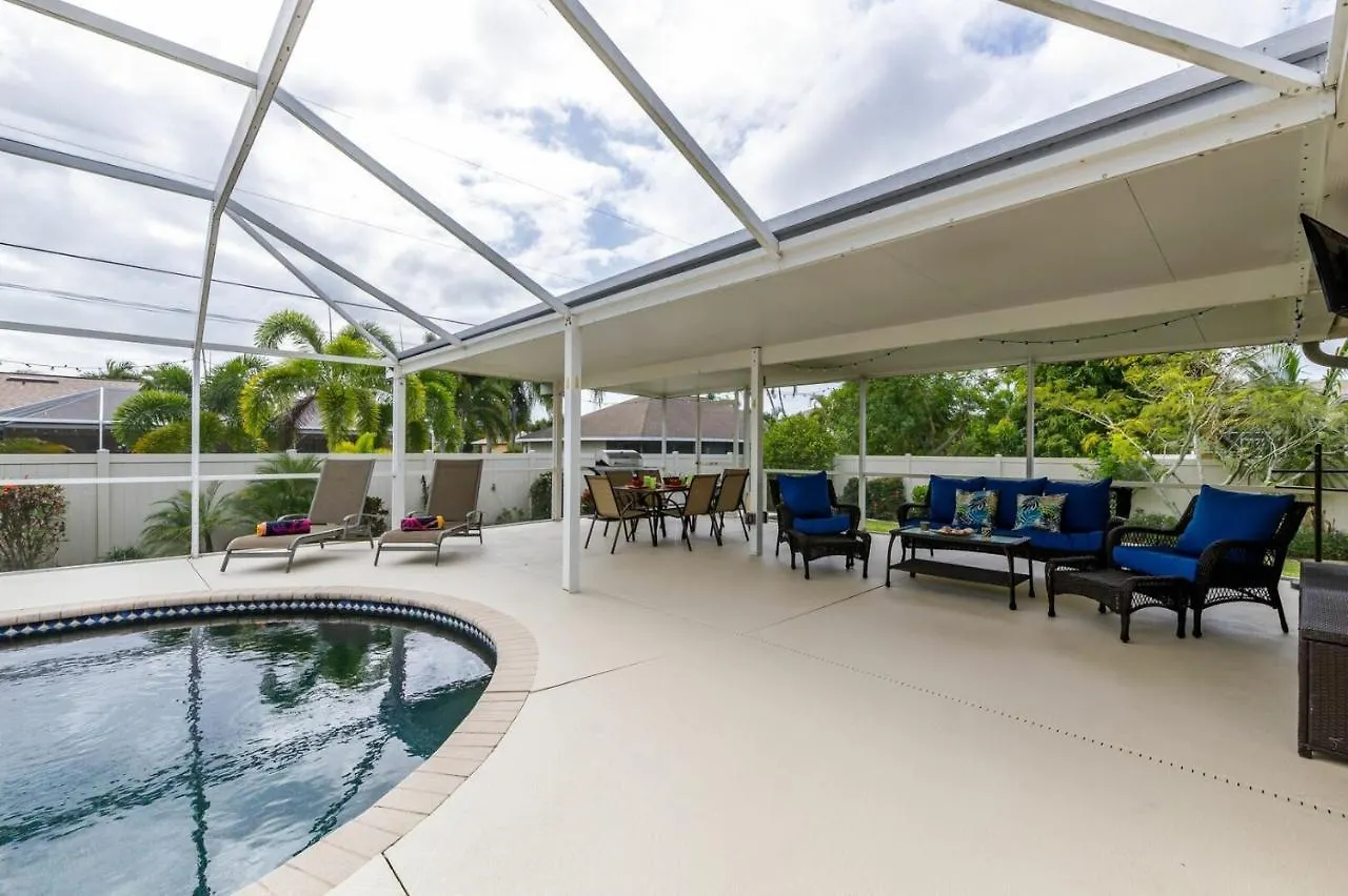 Southern Exposure - Palms - Roelens Vacations Holiday home Cape Coral