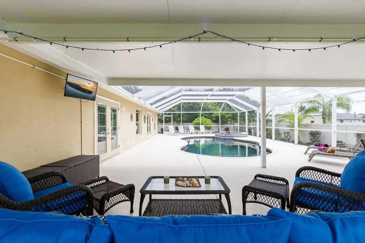 Southern Exposure - Palms - Roelens Vacations *