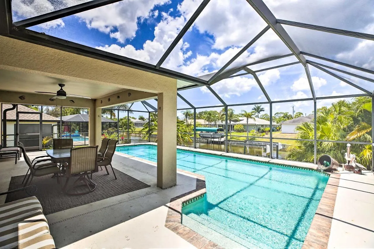 Holiday home Canalfront With Pool And Dock *