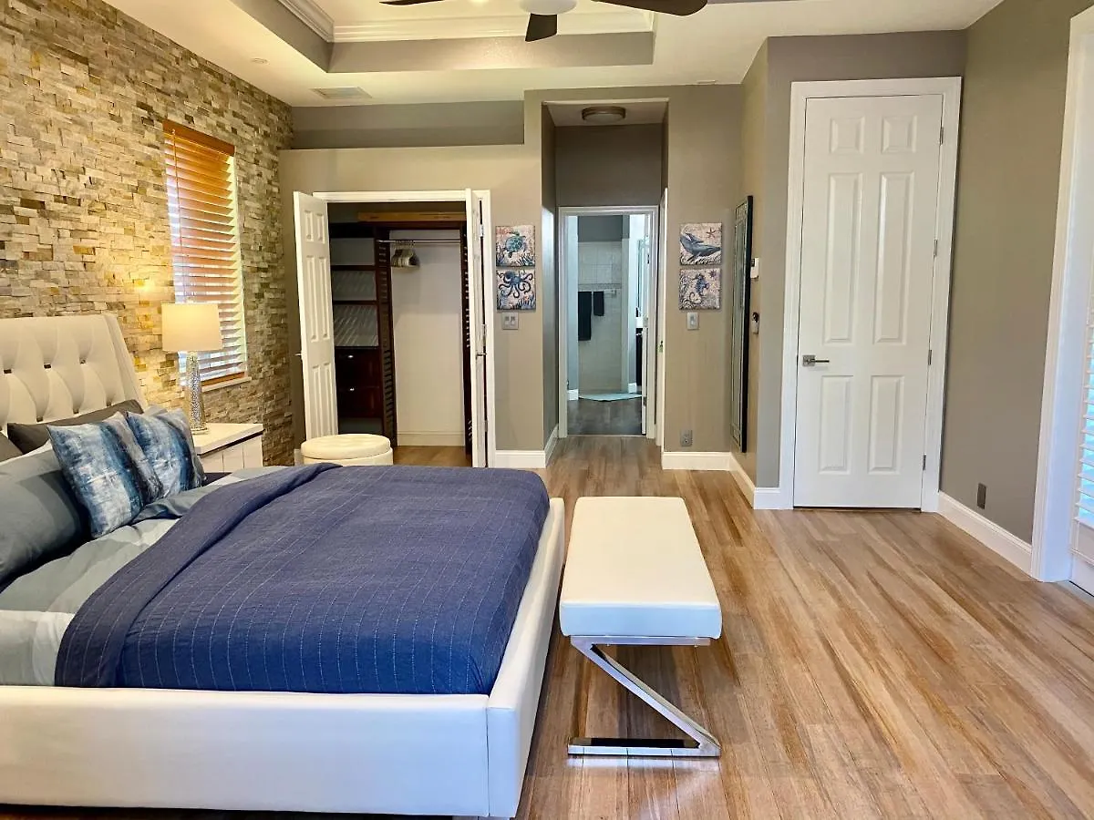 Harley Summer Villa