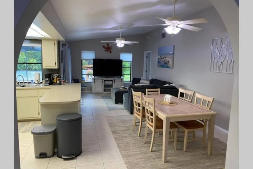 The Max Holiday home Cape Coral