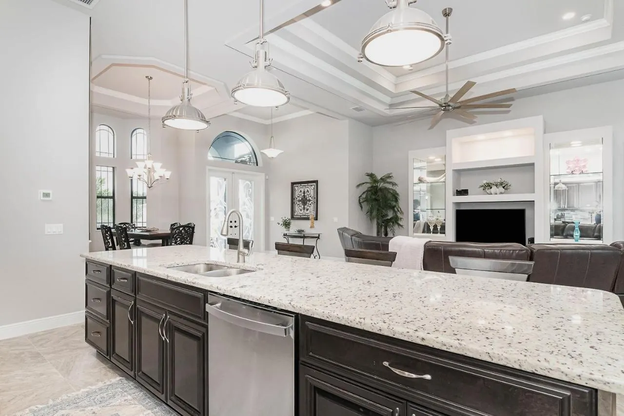 Bella Vista * Cape Coral