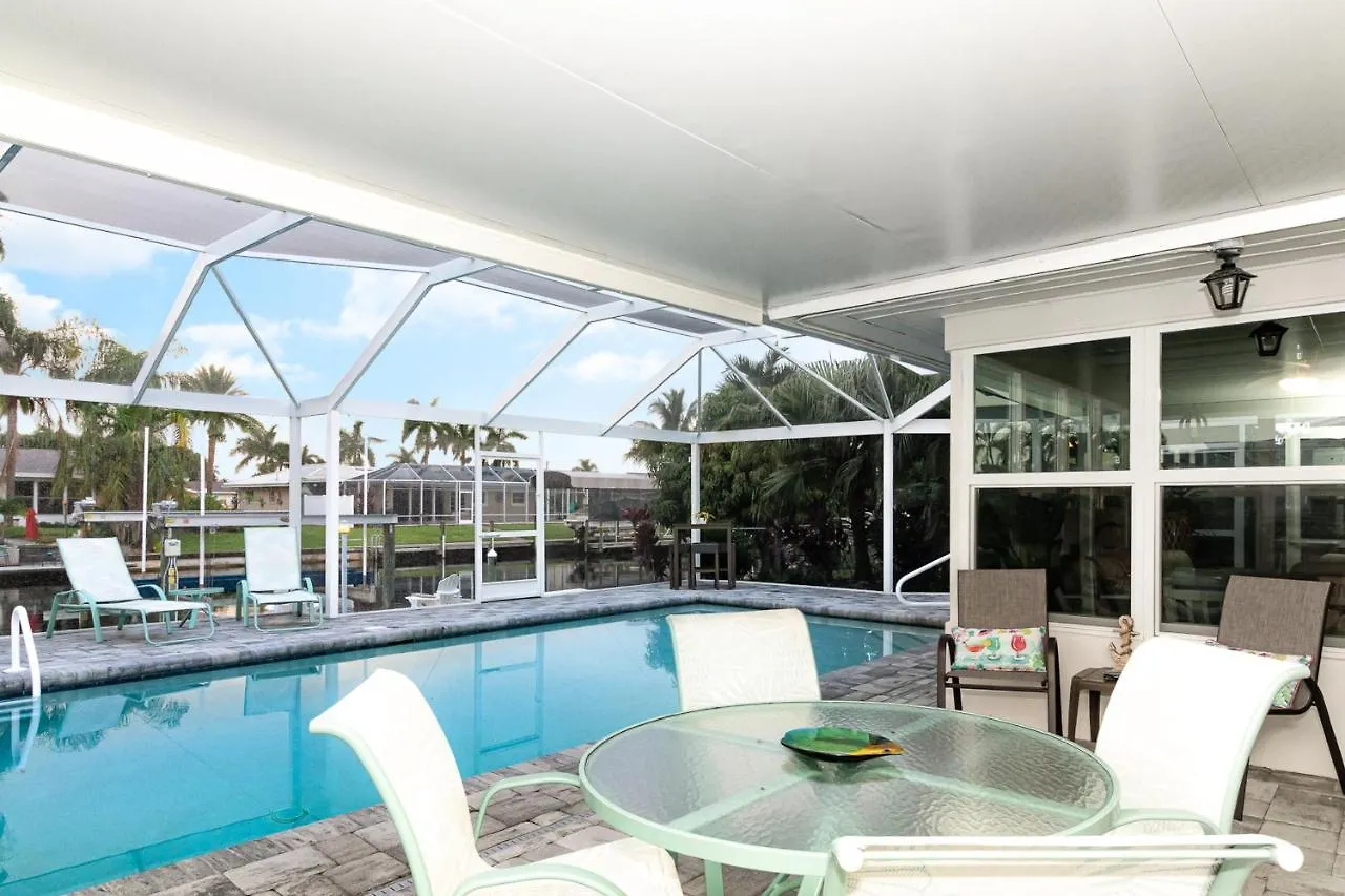 Redfish Cove Getaway Holiday home Cape Coral
