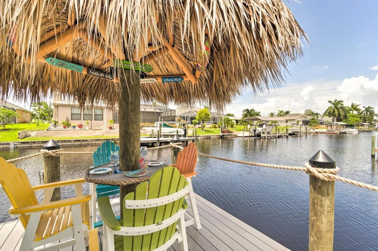 Waterfront With Private Pool! Holiday home Cape Coral