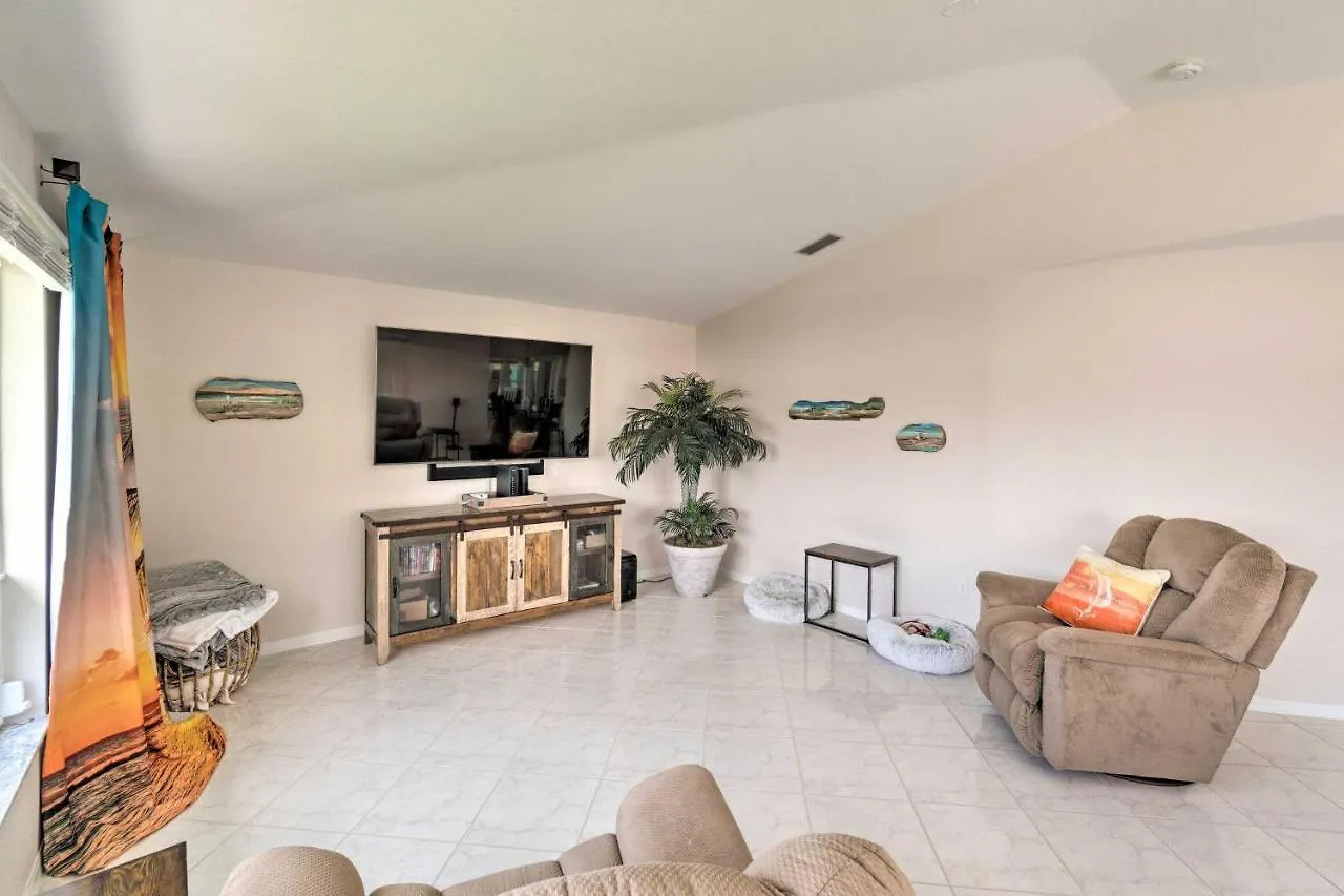 Waterfront With Private Pool!