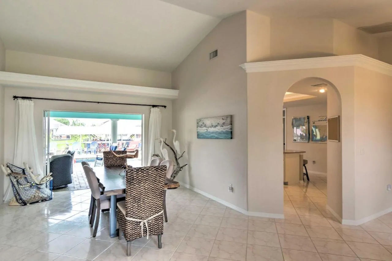 Holiday home Waterfront With Private Pool! *