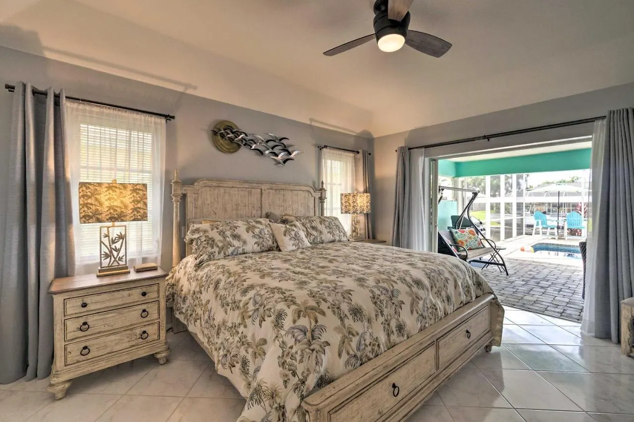 Waterfront With Private Pool! * Cape Coral