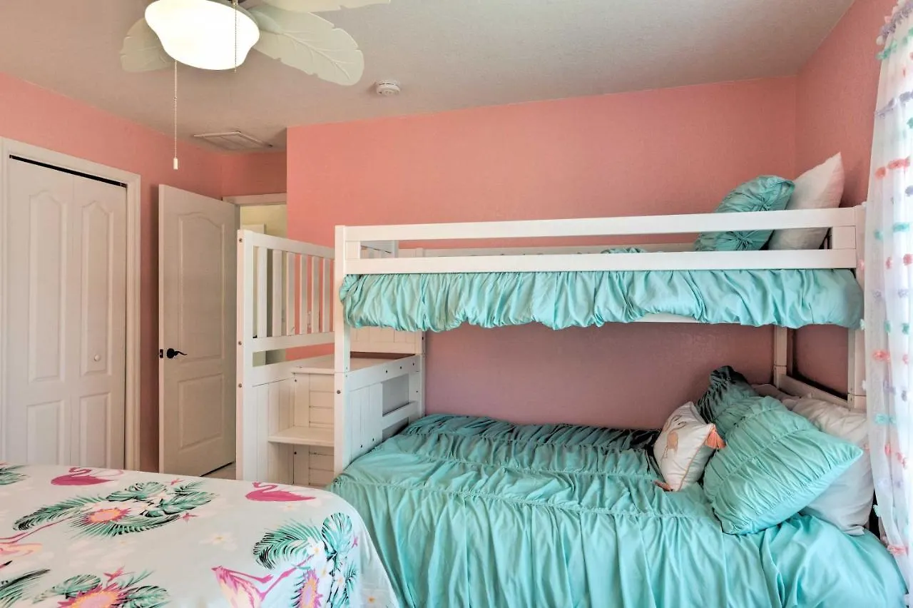 Waterfront With Private Pool! Holiday home Cape Coral