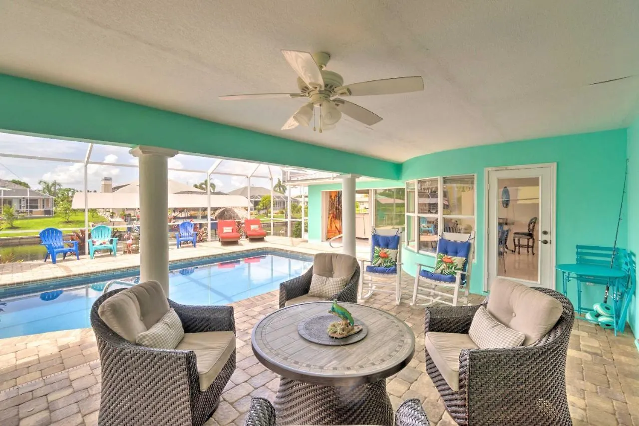 Holiday home Waterfront With Private Pool! Cape Coral
