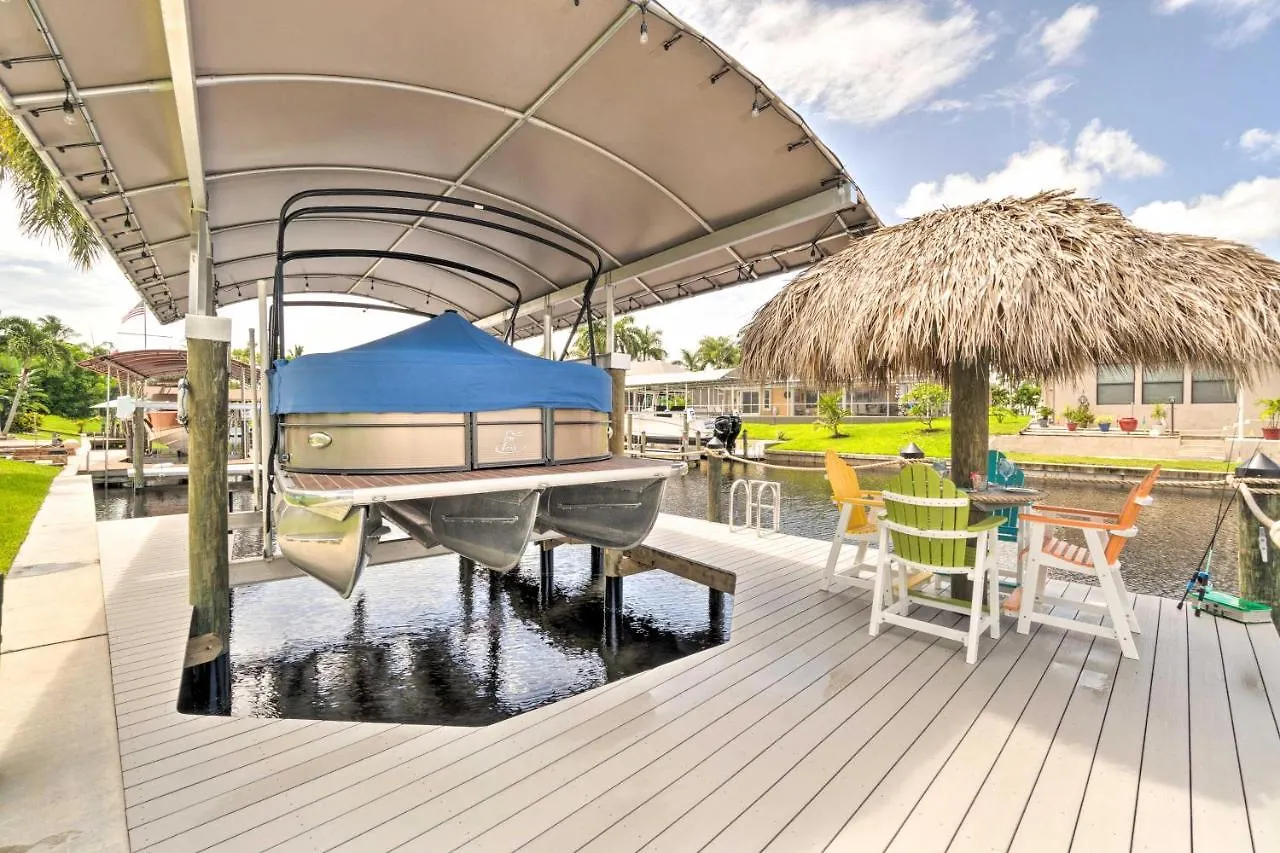 Waterfront With Private Pool! Holiday home *