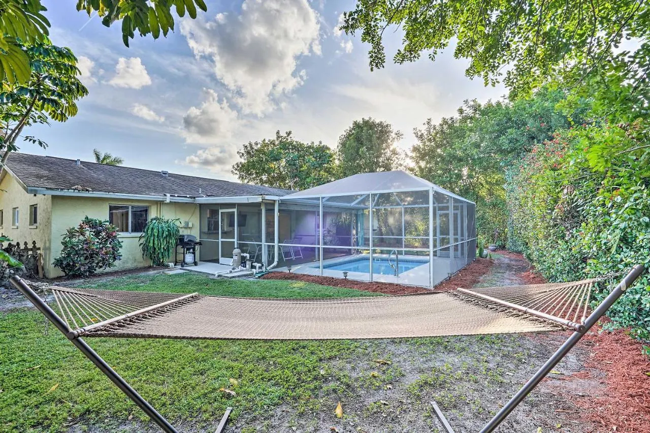 Pet-friendly Paradise With Yard! Holiday home