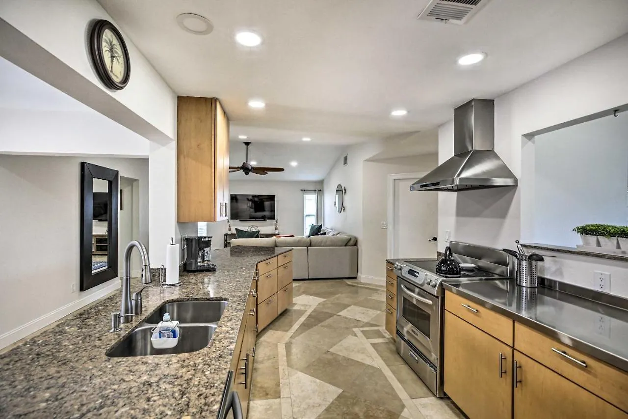 Canalfront Escape With Heated Pool! Cape Coral