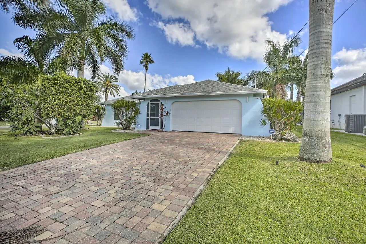 Holiday home Family With Outdoor Oasis In Cape Coral!