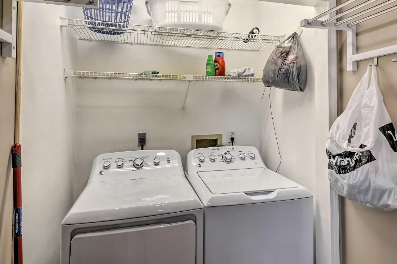 Family With Outdoor Oasis In Cape Coral! Holiday home Cape Coral