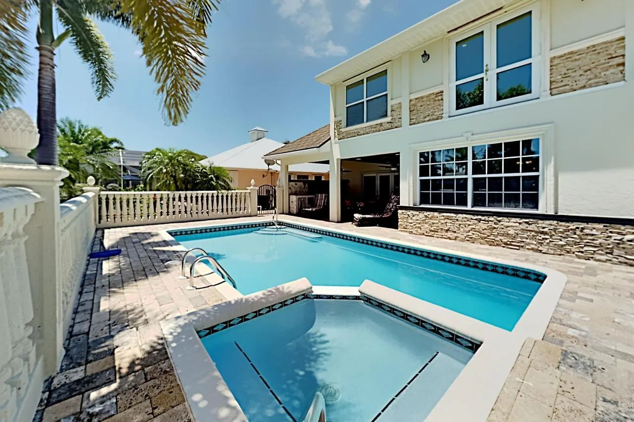 Caloosahatchee Getaway * Cape Coral