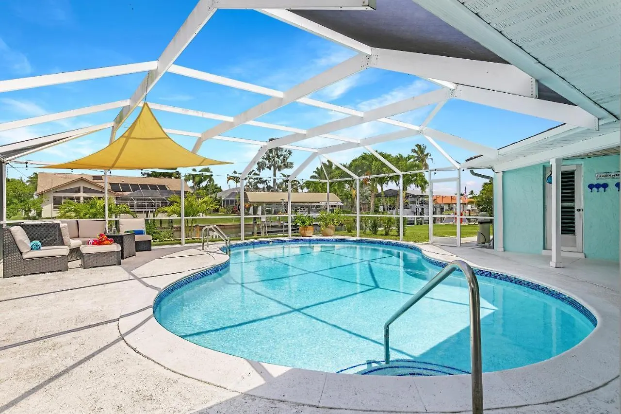 Prestigious Location, Renewal Remodel, Heated Pool - Pineapple Oasis Holiday home
