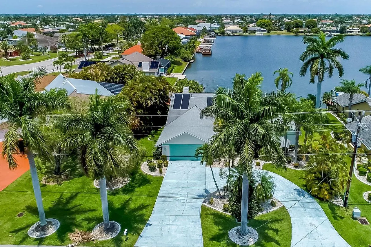 Aasta * Cape Coral