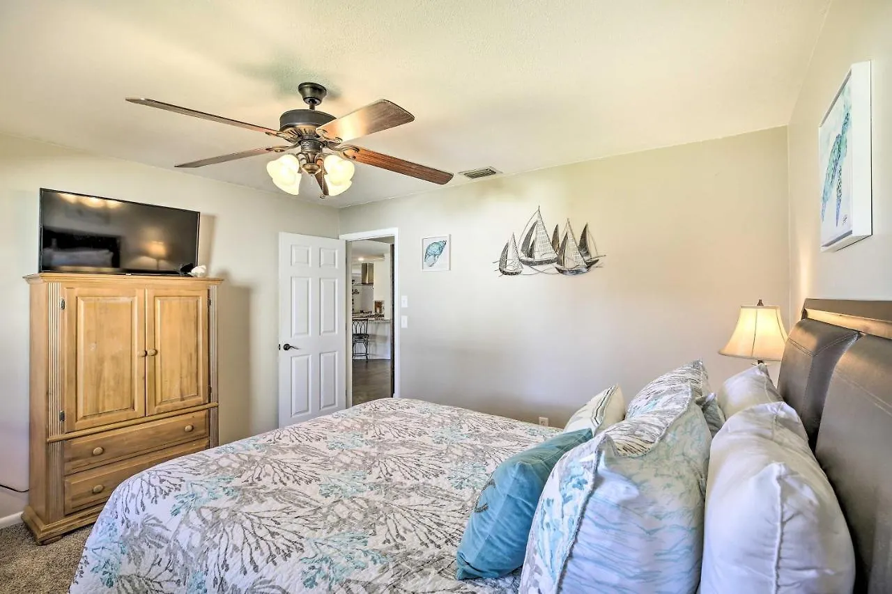 Bright With Private Pool, Lanai *