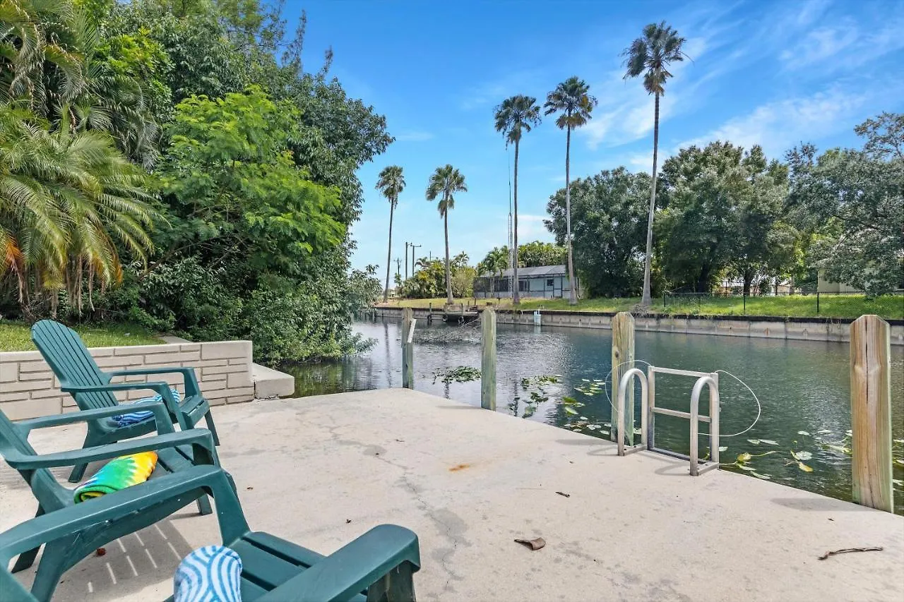 Private With Heated Pool On A Freshwater Canal - Off Course - Roelens Vacations Holiday home *
