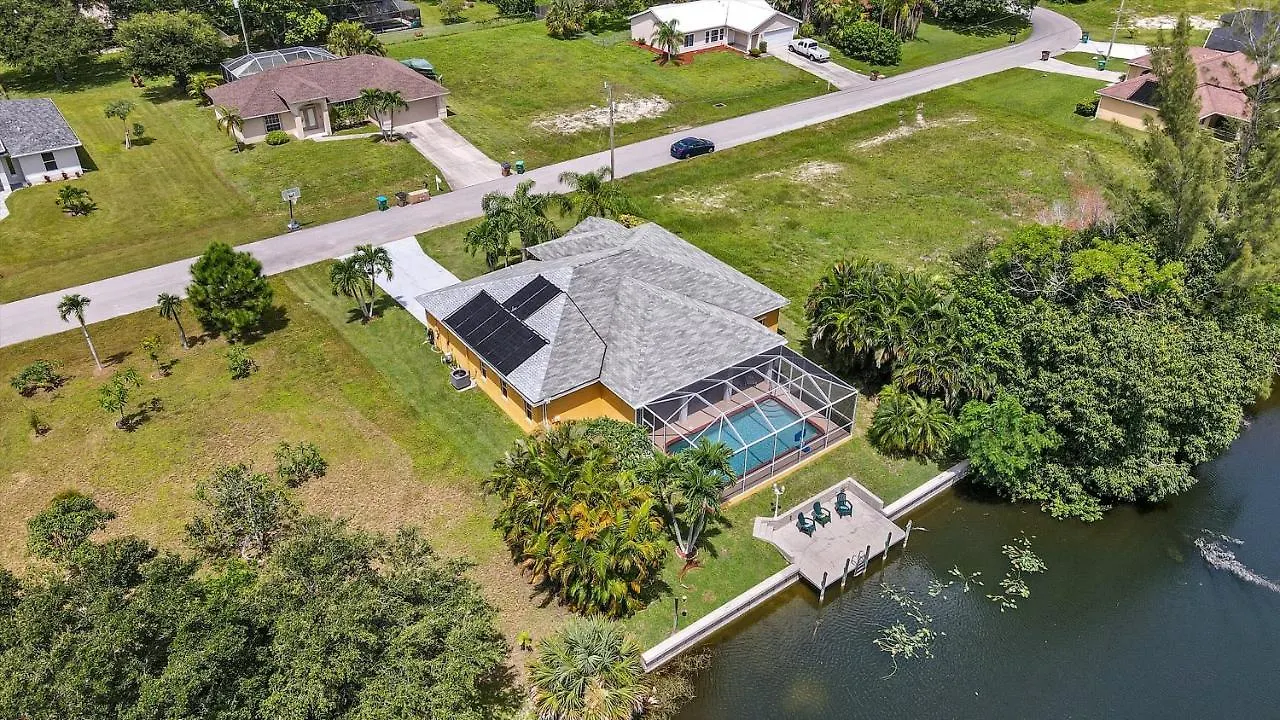 Private With Heated Pool On A Freshwater Canal - Off Course - Roelens Vacations Holiday home *