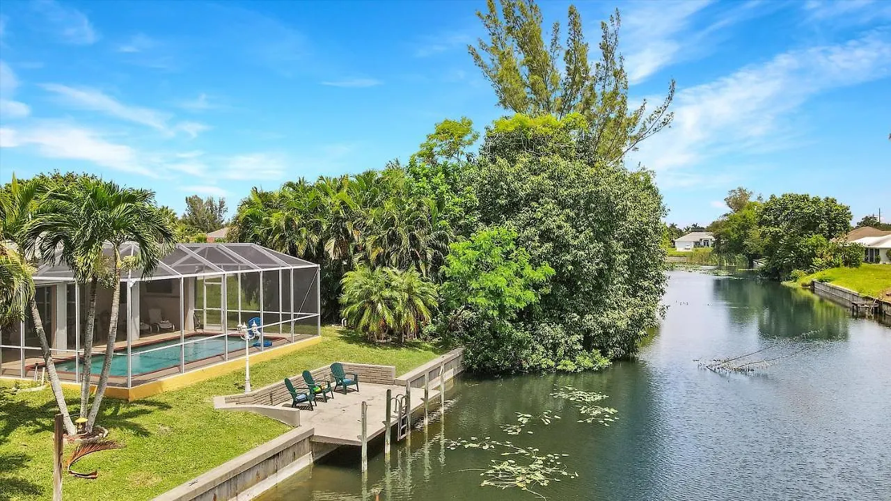 Private With Heated Pool On A Freshwater Canal - Off Course - Roelens Vacations Holiday home Cape Coral