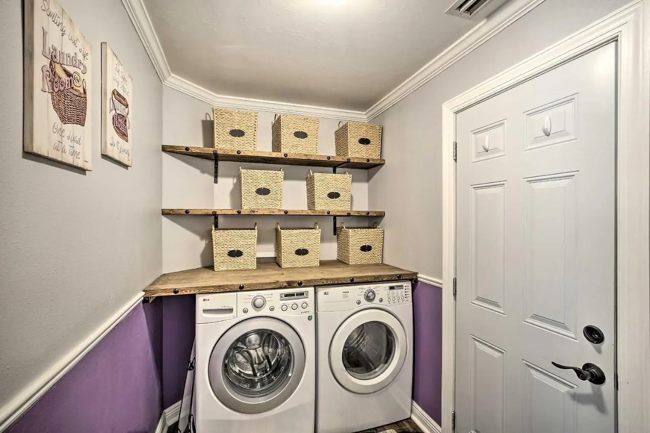 Bright With Private Pool, Lanai Cape Coral